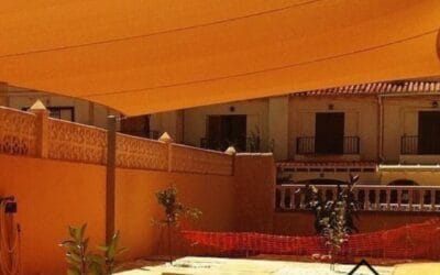 مظلات حدائق قماش PVC مقابل مظلات خشبية